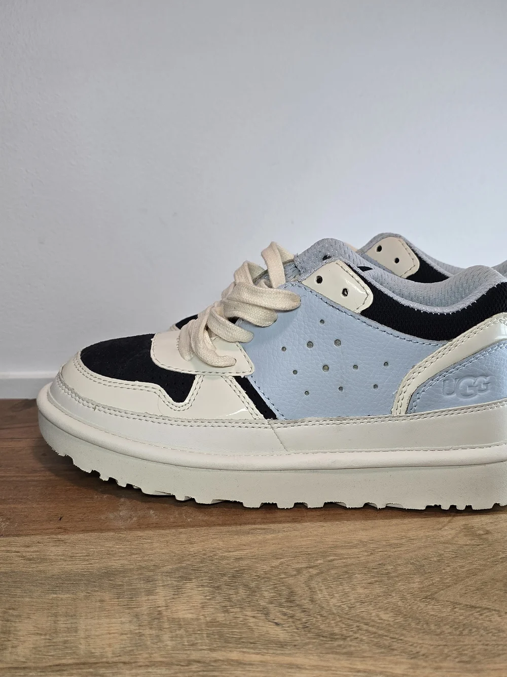 Women's Casual Lace-Up Sneakers in Black and Light Blue NWOT